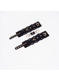 Черные кожаные наручники с узорами и золотистой фурнитурой - Crazy Handmade - купить с доставкой в Великом Новгороде