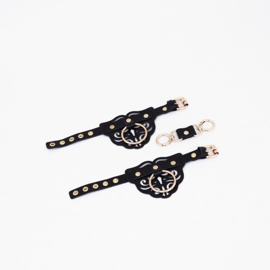 Черные кожаные наручники с клепками, кольцами и золотистой фурнитурой - Crazy Handmade - купить с доставкой в Великом Новгороде Черные кожаные наручники с клепками, кольцами и золотистой фурнитурой - Crazy Handmade - купить с доставкой в Великом Новгороде